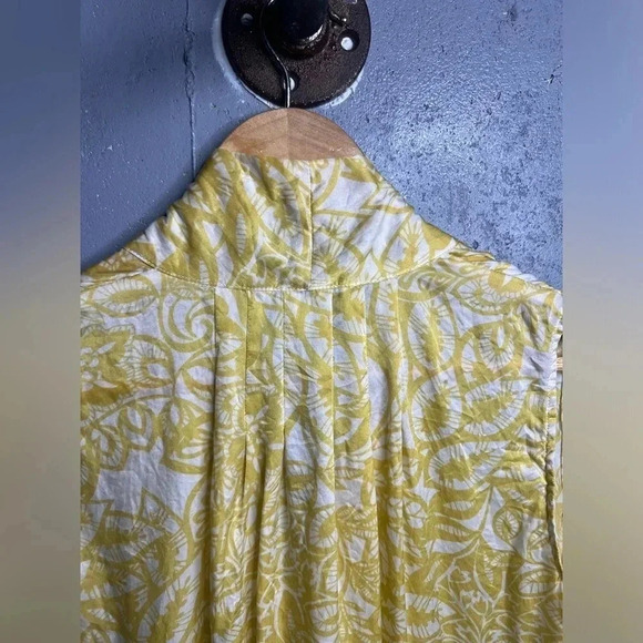 CAbi 100% Silk Blouse Top Shirt Yellow Floral Tie Neck Moonbeam Pattern - Picture 4 of 7